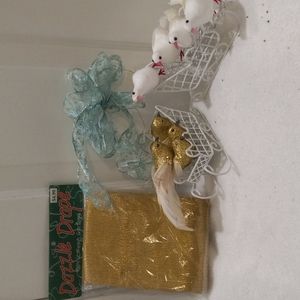 8 Decorator  Birds, 2 white sleighs,mesh garland